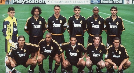 B费点球真的稳！稳稳骗过门将进球（B费点球稳健，轻松晃过门将破门）