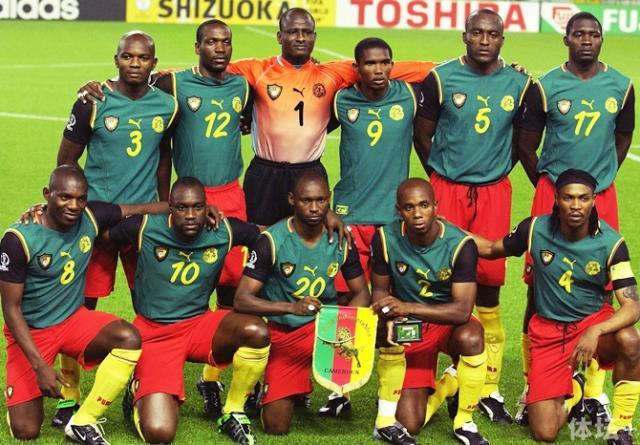 出席白宫晚宴后，C罗与美国防务部长合影（白宫晚宴后，C罗与美防长同框合影）