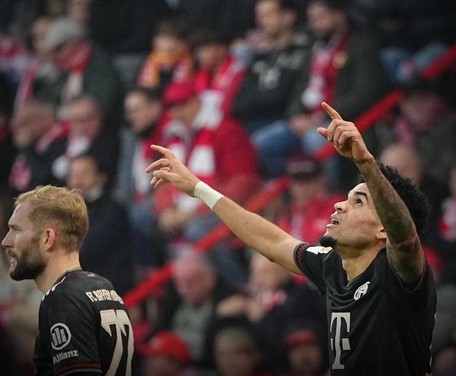 麦卡前女友：被麦卡甩掉后一个月，他和我朋友好了还带着我的狗（麦卡前女友爆料：分手仅一个月，他就和我朋友在一起还把我的狗带走）