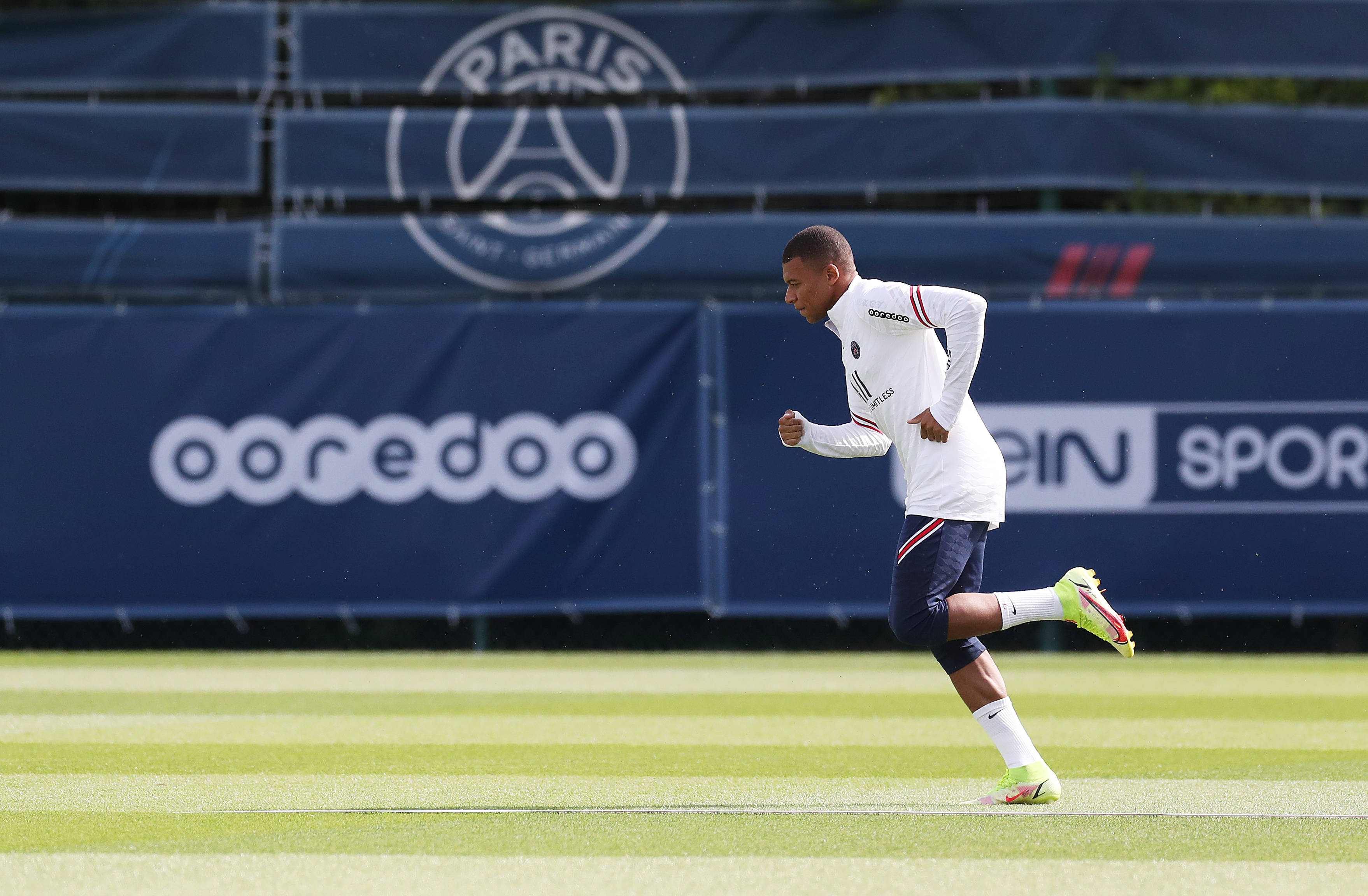 特尔施特根回归：巴萨的门将之争与未来展望（特尔施特根复出：巴萨门将之争与前景解析）