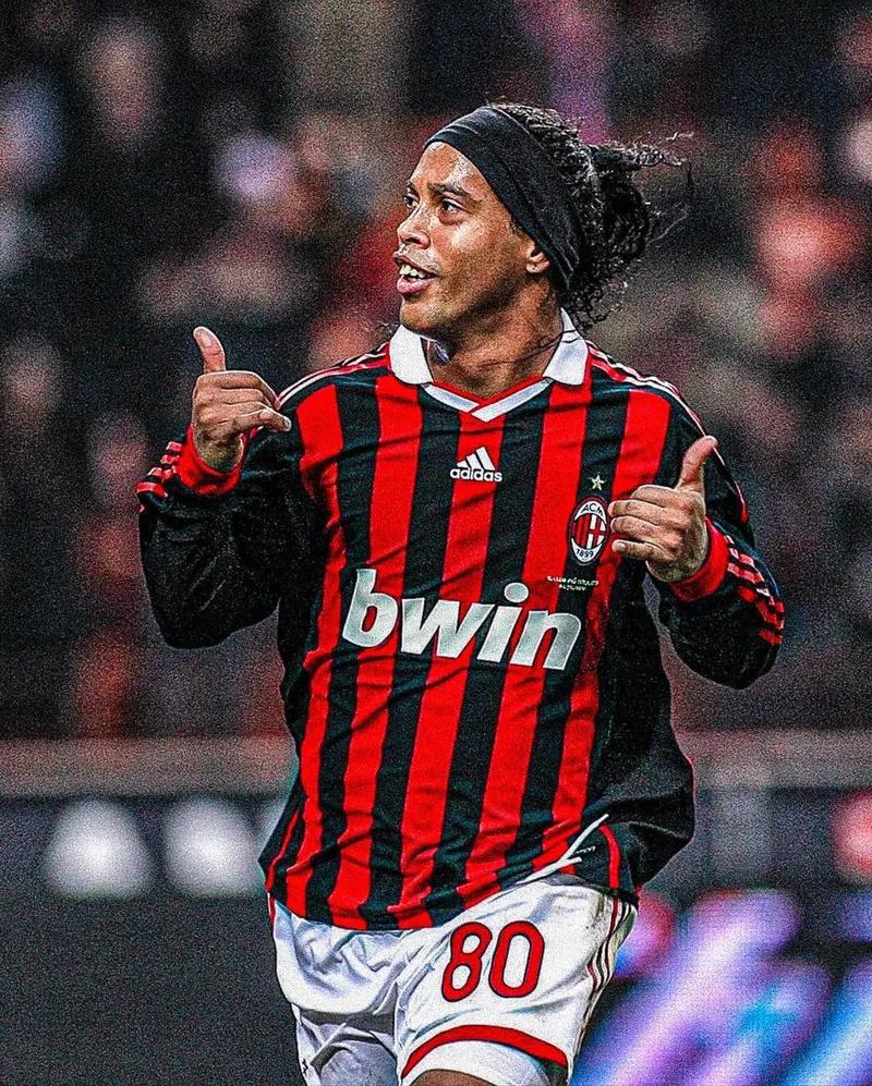 斯通斯：改打五后卫是教练的临场决定；真为福登感到开心（斯通斯：五后卫是教练临时调整，我真心为福登高兴）