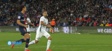 球队取胜后送亚泰降级，海牛球迷在退场时高喊“亚泰降级啦”