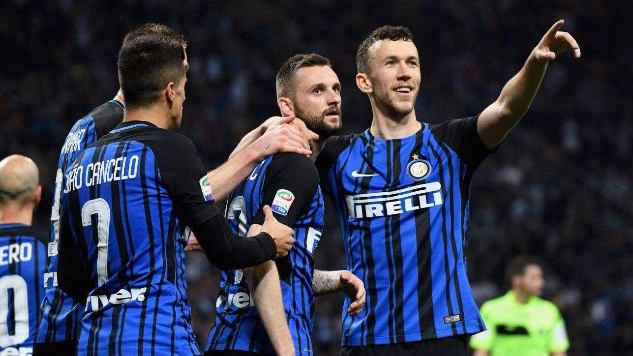 14场1球，斯基拉：米兰不满意恩昆库的表现，正考虑将他出售（14场仅进1球，斯基拉称米兰不满恩昆库表现，正酝酿将其出售）