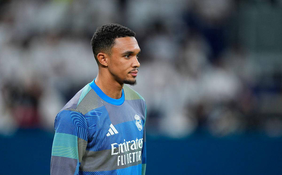 汉诺威96队长拍卖球衣支持罕见病研究，其父曾因该病去世（汉诺威96队长拍卖球衣为罕见病研究筹款，其父曾因该病离世）