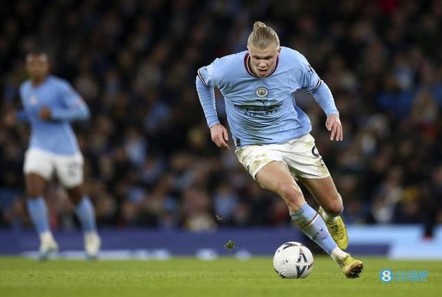 帕雷德斯父亲：我了解一些事情，知道迪巴拉想来博卡（帕雷德斯父亲称：我有内部消息，迪巴拉想加盟博卡）