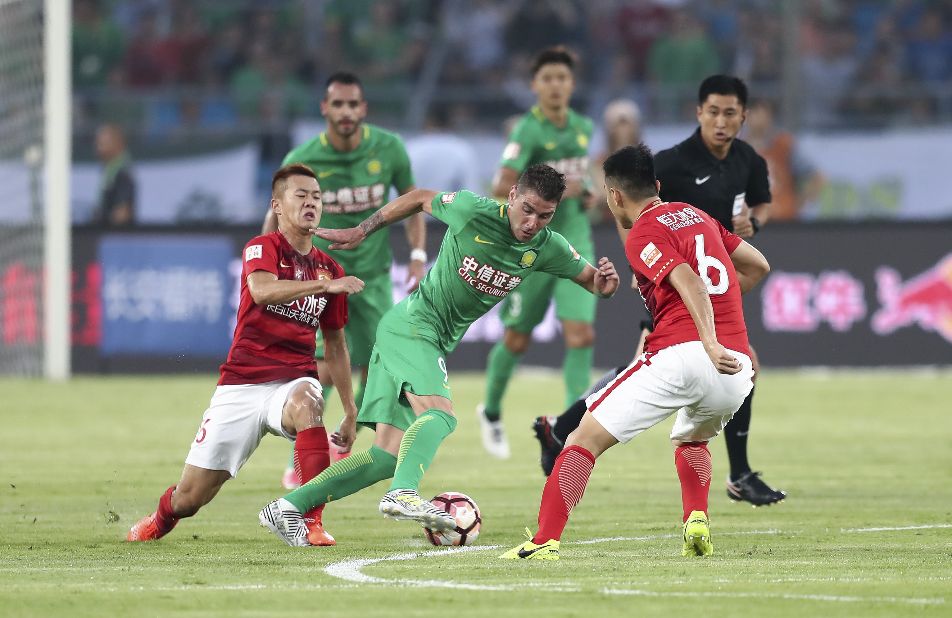 迭戈-莱昂：我认为巴拉圭人民会为我效力曼联感到自豪（迭戈-莱昂：为曼联踢球会让巴拉圭人民感到自豪）