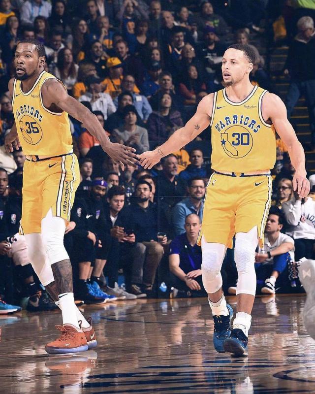 蕴含着她对 蕴含着她对